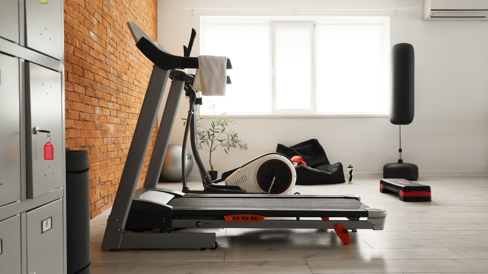 bėgimo takelis salėje