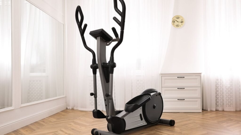 juodas elipsinis treniruoklis namuose