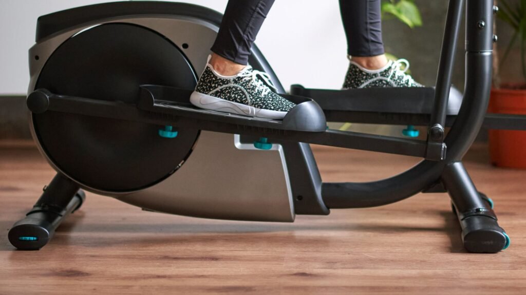 žmogaus kojos nat elipsinio treniruoklio